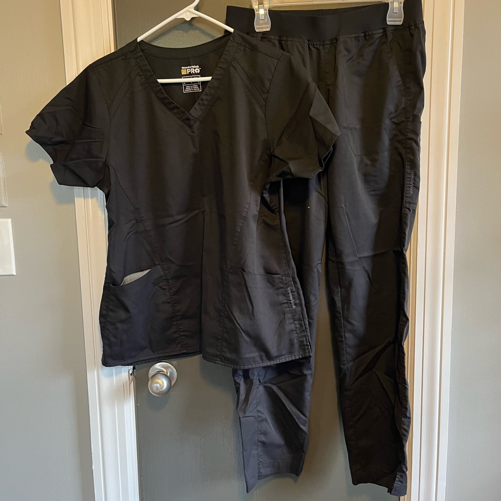 WonderWink Pro scrub set - black